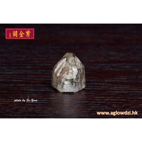 序號：1467  金綠實山白丘陵水晶柱